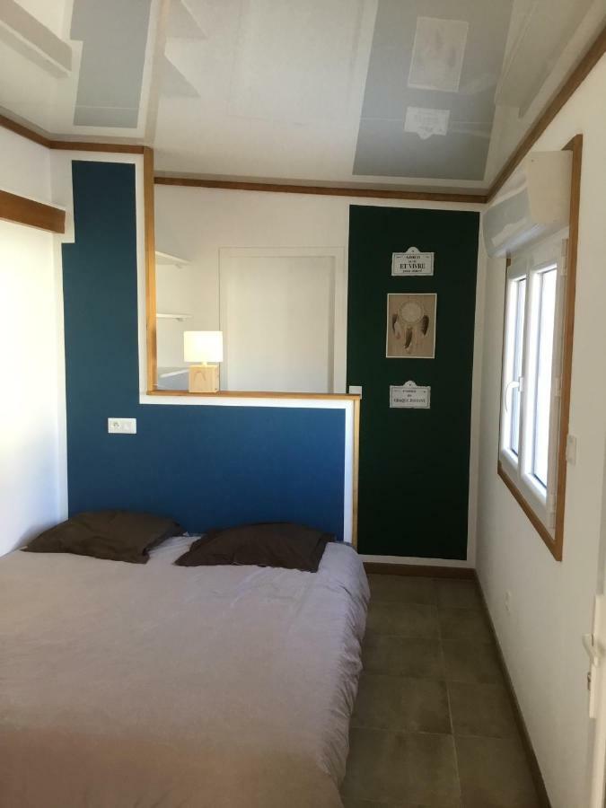 Blanco Y Madera